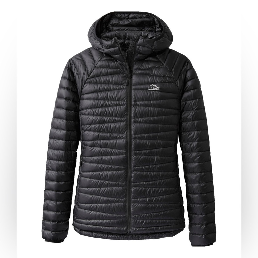 L.L. Bean Women's Ultralight 850 Down Hooded Down Layer, Size S